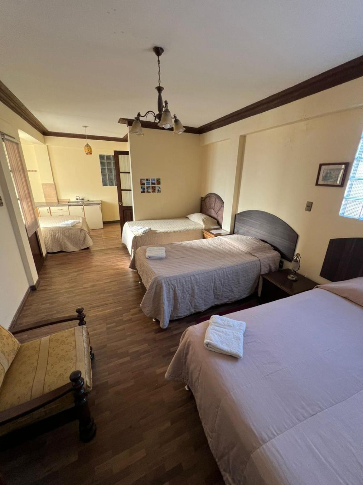 La Culta Centro Cultural Y Hostal 수크레 외부 사진