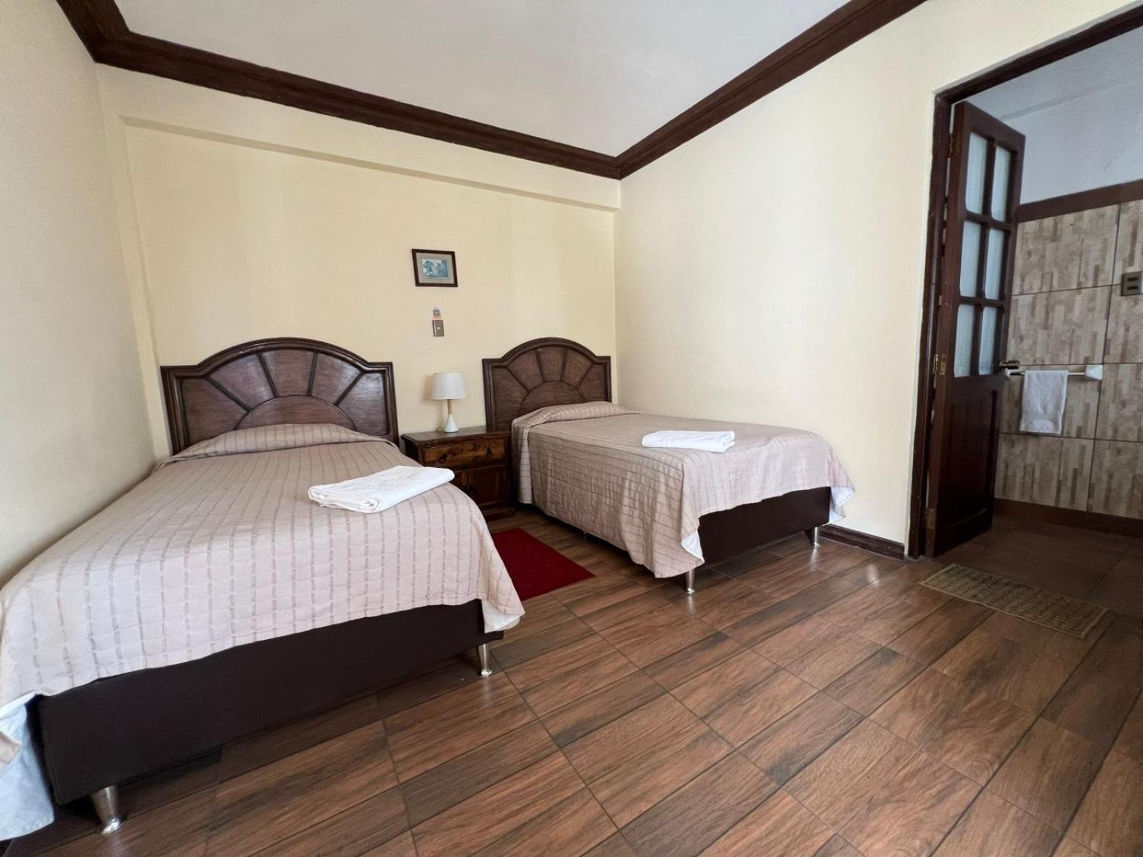 La Culta Centro Cultural Y Hostal 수크레 외부 사진